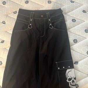 Pants with skull on leg pocket - XS